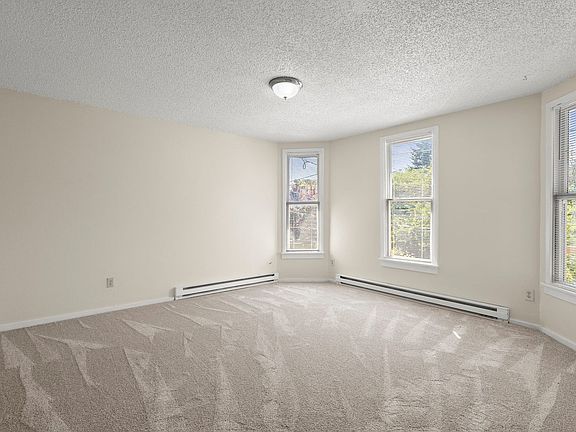 4th image of 2040-2050 NE Rodney Ave
