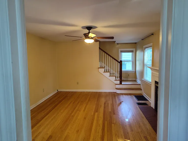 800 W White St — Photo 3