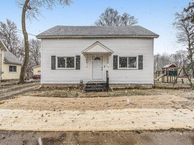752 Jordan Lake Ave, Lake Odessa, MI, 48849