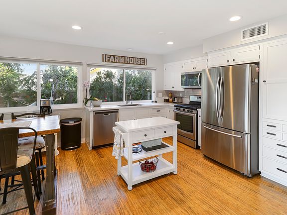 3rd image of 891 S Danvers Cir