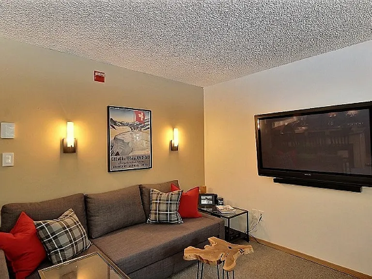 Tanner Way — Photo 4