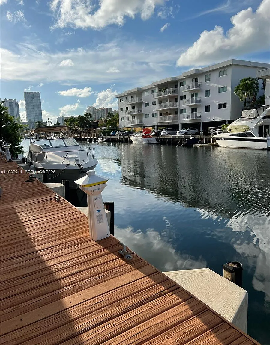 Sunny Shores Condo — Photo 3
