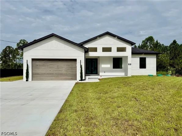 919 Hibiscus Ave, Lehigh Acres, FL 33972