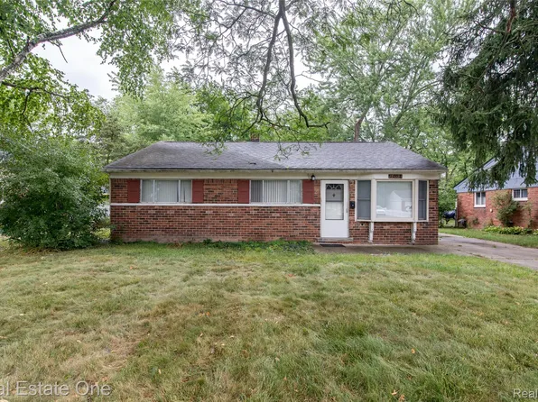 28051 Stuart Ave, Southfield, MI 48076