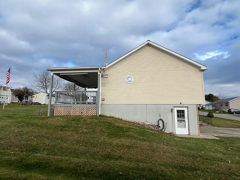 7 Rose Mary Dr — Photo 3