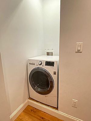 5th image of 440 W 47th St APT 1D