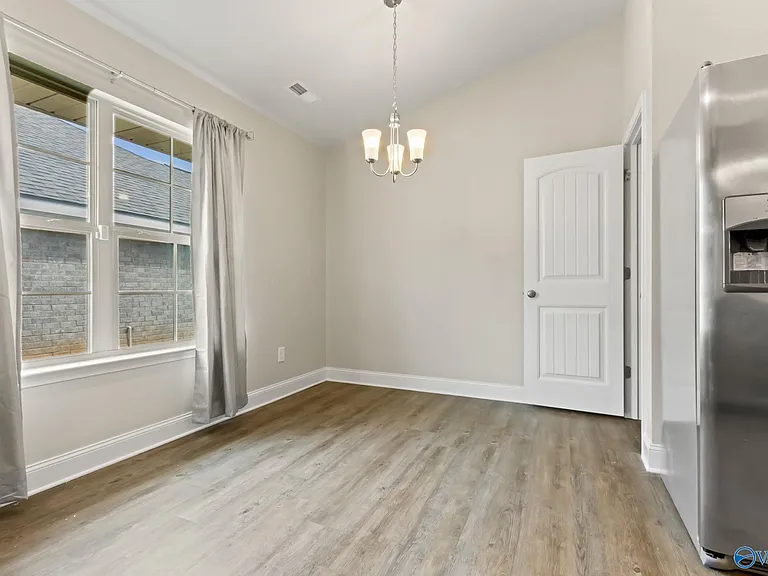 122 Ardsley Dr — Photo 17