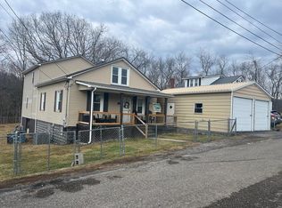 203 Youngs Rd, Raven, VA 24639