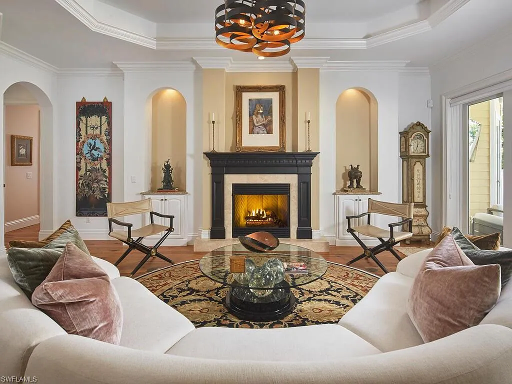 5 bed, 5.5 bath, 3631 sqft, $49,000 — Photo 2