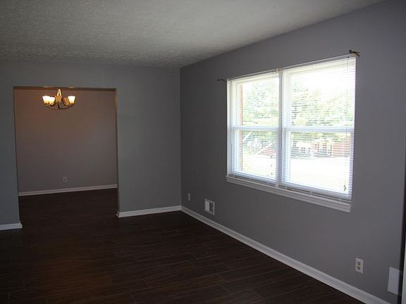 3rd image of 12521 Live Oak Dr