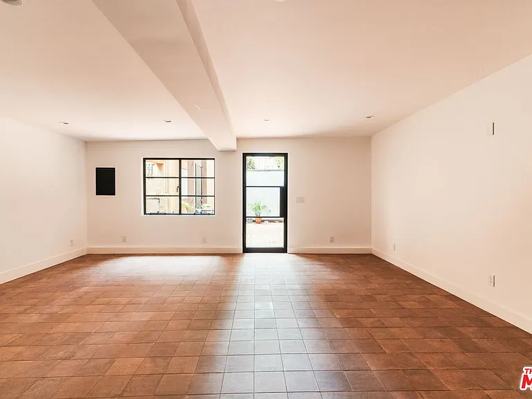 430 1/2 N Harper Ave — Photo 6