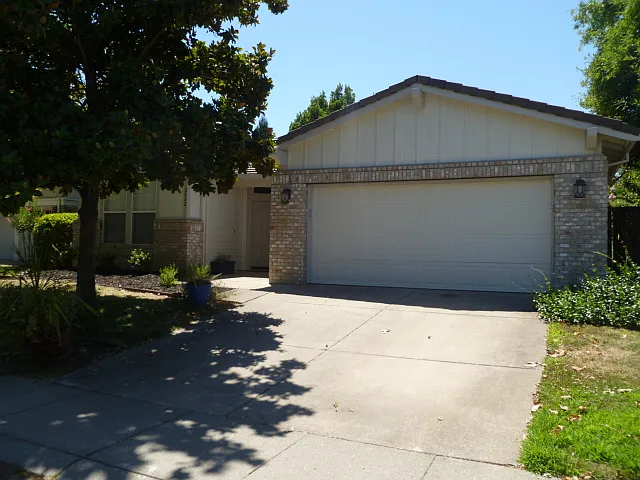 2862 Hillcrest Rd — Photo 2