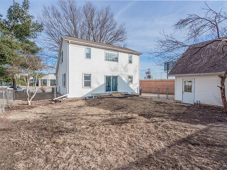 2303 Main St — Photo 29