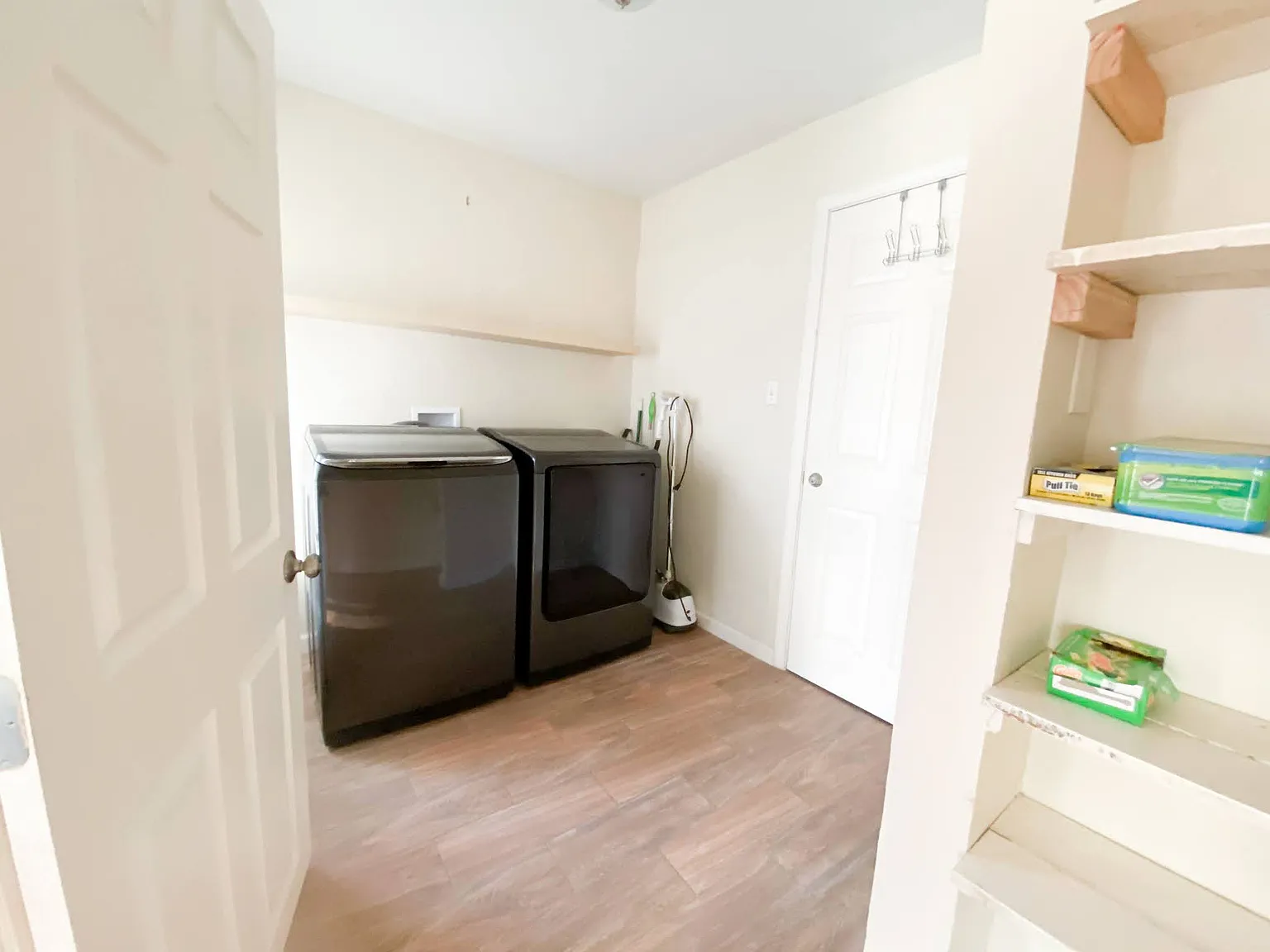 Studio, 900 sqft, $1,350 — Photo 3