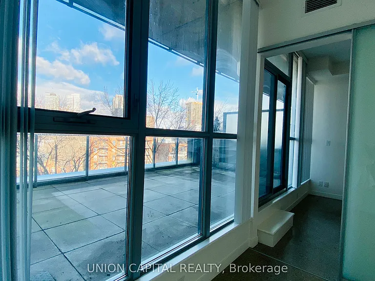 510 King St E #607 — Photo 7