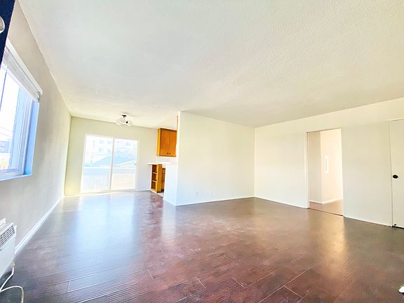 4th image of 6350 Willoughby Ave #3