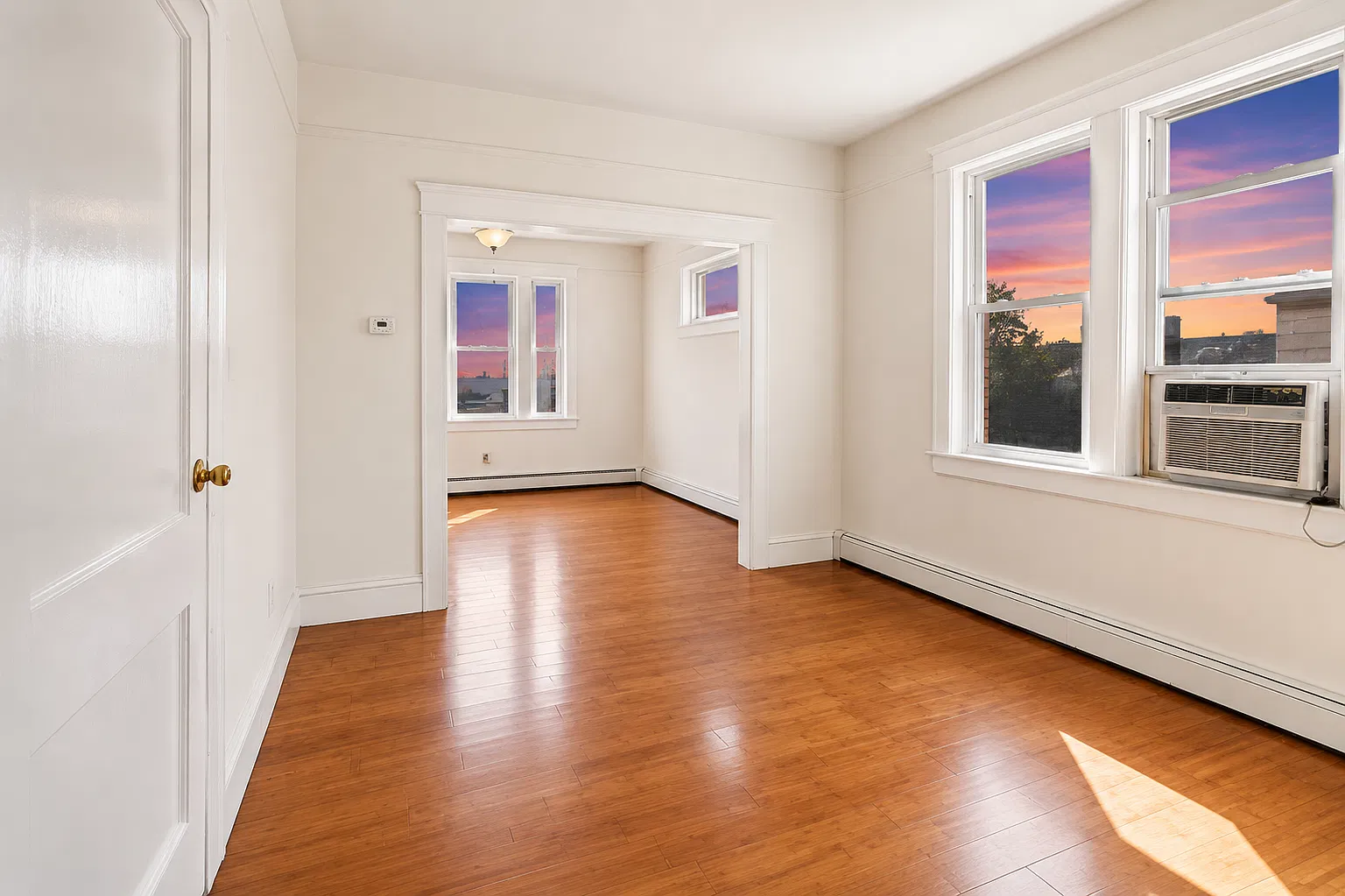 2 bed, 900 sqft, $2,900 — Photo 1