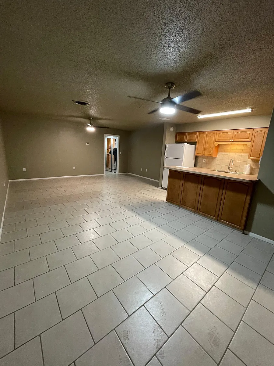 Building Photo - 4444 Swift Rd #41