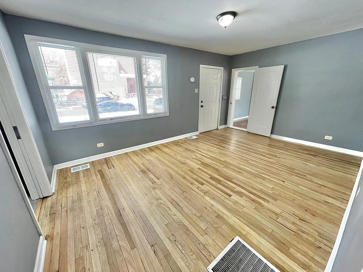Building Photo - 2984 Dahlia St