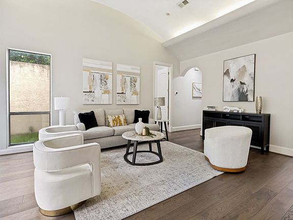 5th image of 12515 Degas Ln