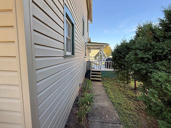 4th image of 16 Smithman St