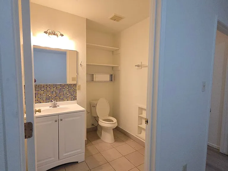 1826 E St — Photo 12