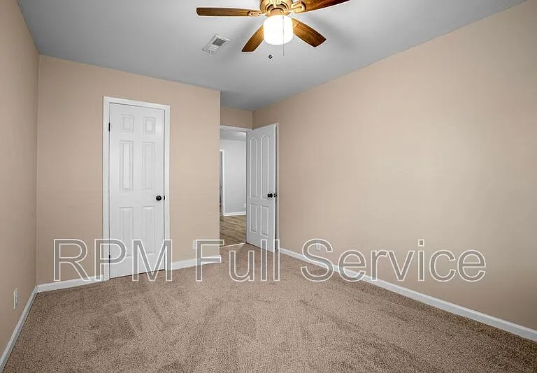 1002 N Maple St #A — Photo 17