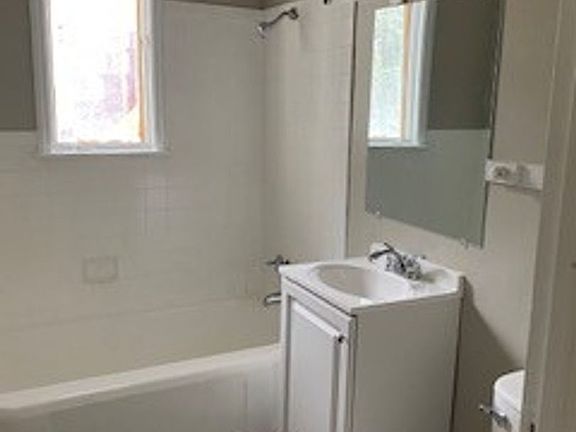 3rd image of 406 W Buell Ave Unit 2S