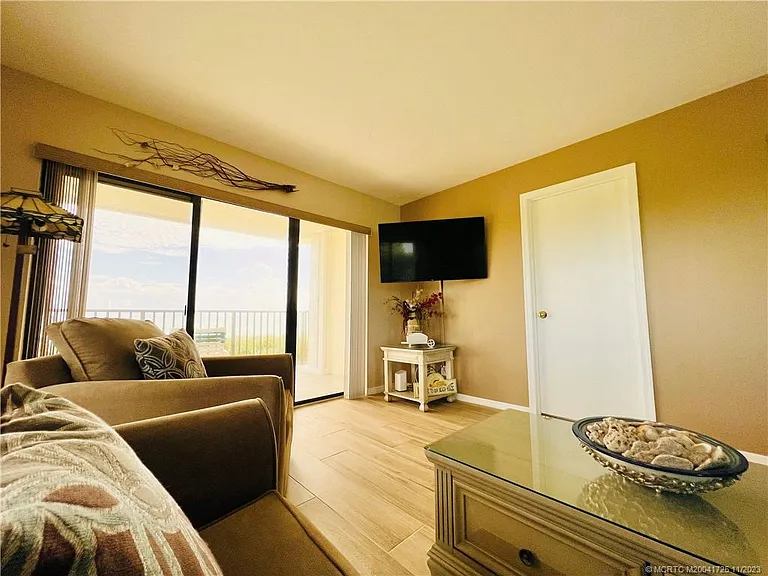 9400 S Ocean Dr #201B — Photo 23