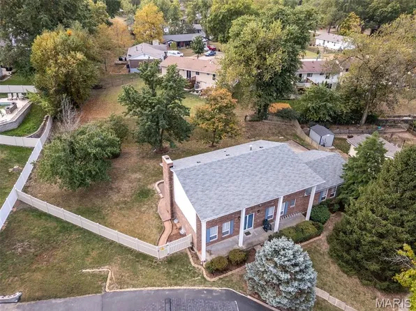 2304 Glenrich Dr, Saint Louis, MO 63129