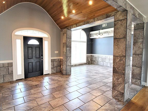 3rd image of 104 Kiawah Ct