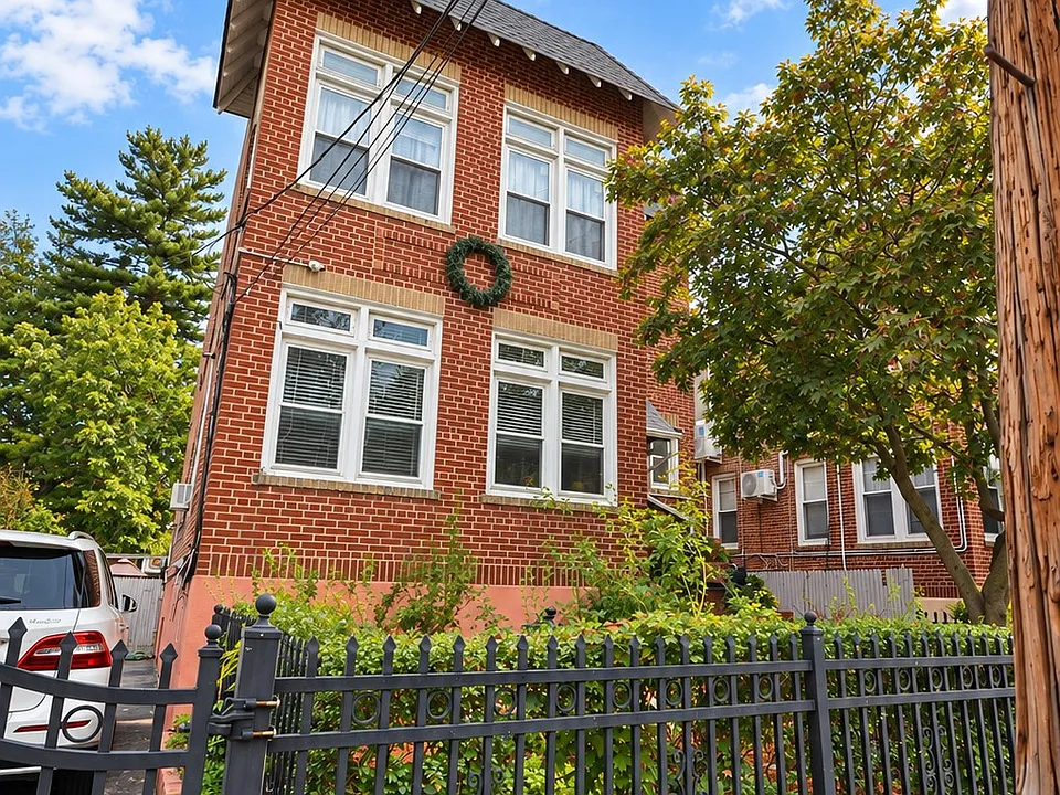 17 Loudoun St #2