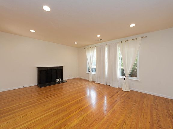 4th image of 3145 Alma St Unit A