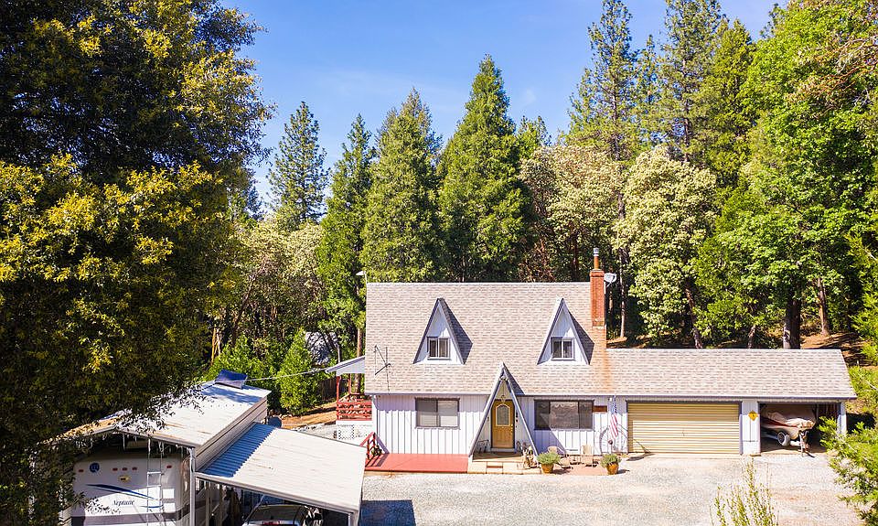 1st image of 15964 Buckhorn Ct