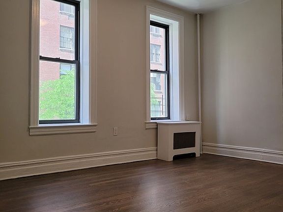 2nd image of 1080 Park Ave #4WW