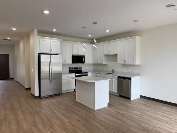 3690 9th St NW, Rochester, MN 55901
