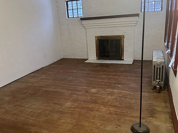 3rd image of 107 N Leyden St