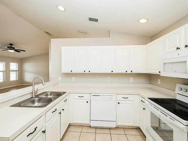 4213 Berkeley Dr — Photo 7