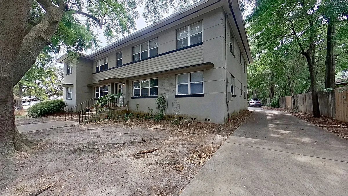 Building Photo - 1464 Holmesdale Rd #2