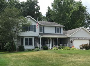 3215 N Ashford Ct, Warsaw, IN 46582