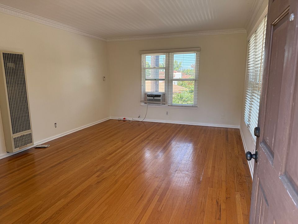 1st image of 3791 Ashwood Ave #3791