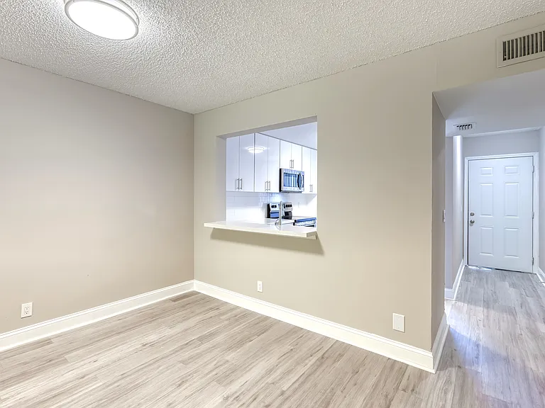 Delray Place Apartments — Photo 11