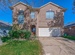 918 Cavern Brook Ln, Fresno, TX 77545