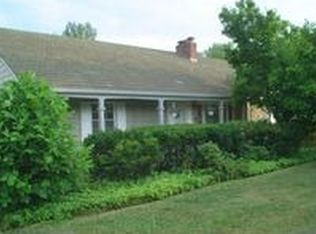 23900 S Woodland Rd, Shaker Heights, OH 44122