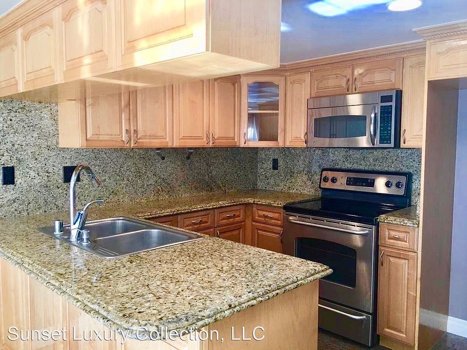 1st image of 18408 Hatteras St Unit 20