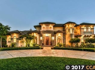 28 Meadow Lake Dr, Danville, CA 94506