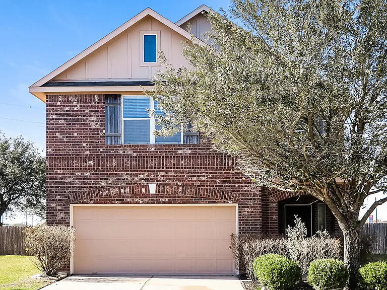 19107 Remington Grove Ct — Photo 1