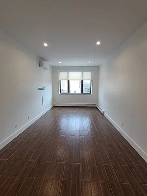 Rented by Bouklis Group | media 14