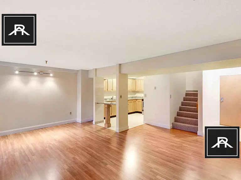 1077 Commonwealth Ave #409 — Photo 8