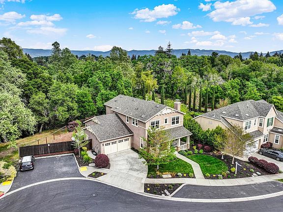 3rd image of 18 Riverton Court